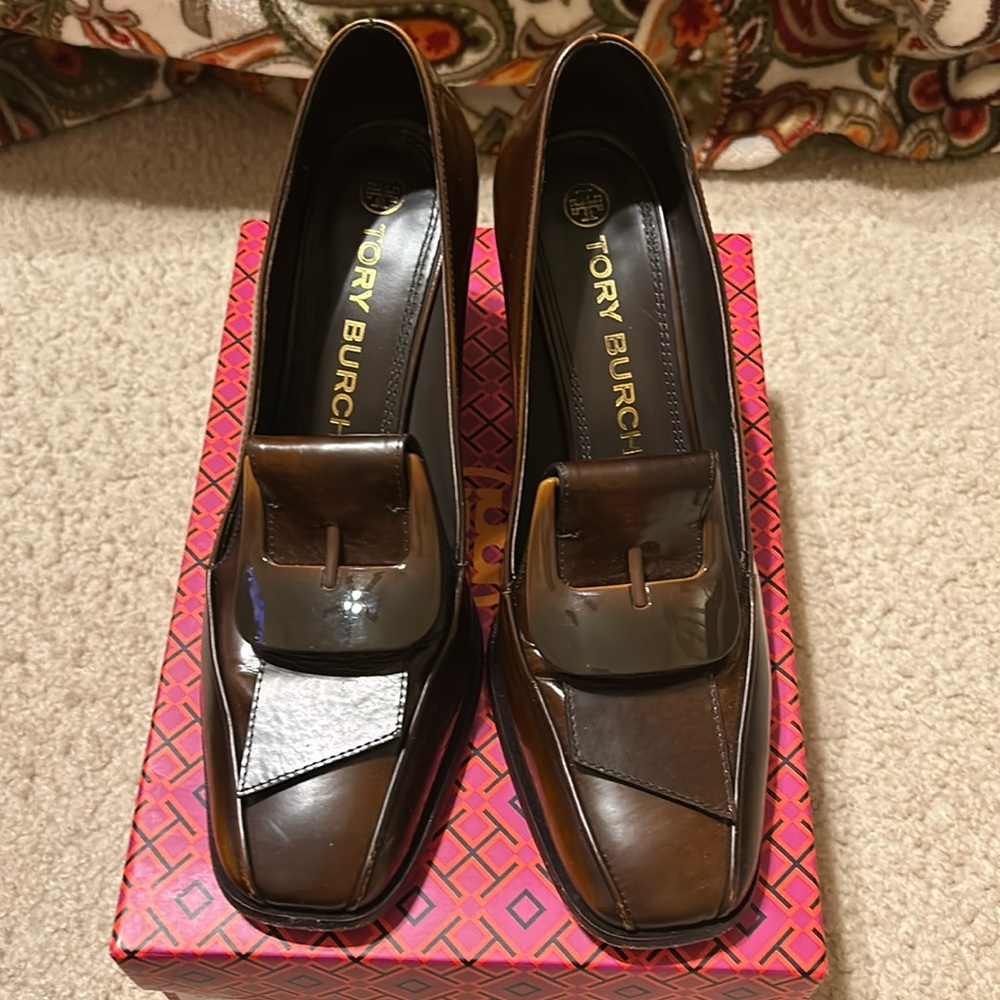 Tory Burch BUCKLE HEEL LOAFER Brown